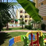 Summer Rose Hotell Side