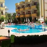 Summer Rose Hotell 3*