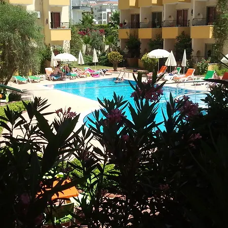 Hotel Summer Rose Side