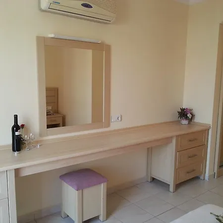 Summer Rose Hotel 3*