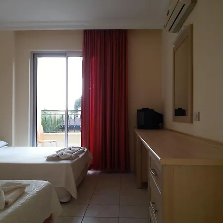 Summer Rose מלון 3*