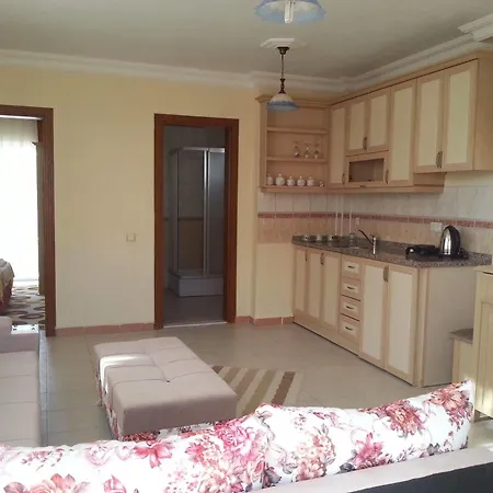 מלון Summer Rose סייד