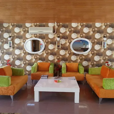 Summer Rose מלון