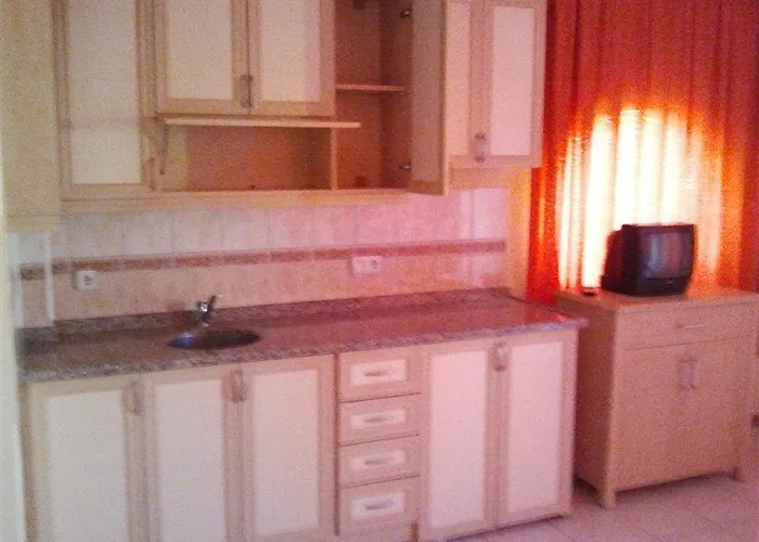 فندق Summer Rose 3*