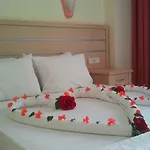 Hotel Summer Rose