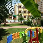 Hotel Summer Rose Side